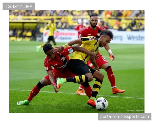 半场战报：法兰克福0-2落后于斯图加特，吉拉西梅开二度